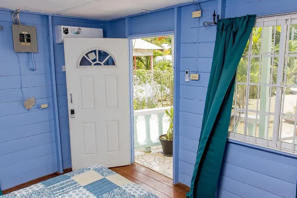 Cozy Cottage With Nature Views & Modern Amenities Negril Villa